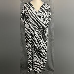 Soft Surroundings Black and White Casual V-Neck Wrap Dress EUC